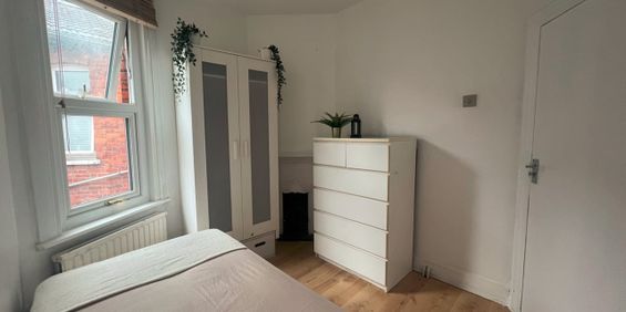 Room in a Shared House, Mora Road, NW2 - Photo 3