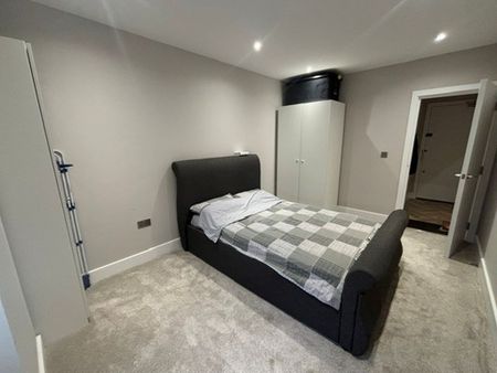 Fishponds Road, Wokingham - Photo 2
