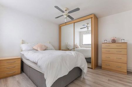 3 bedroom terraced bungalow to rent - Photo 3