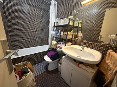 Location Appartement 2 pièces 31m² HYERES 83400 - Photo 3