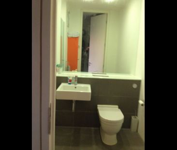 1 Bed Flat, Lakeshore Drive, BS13 - Photo 3