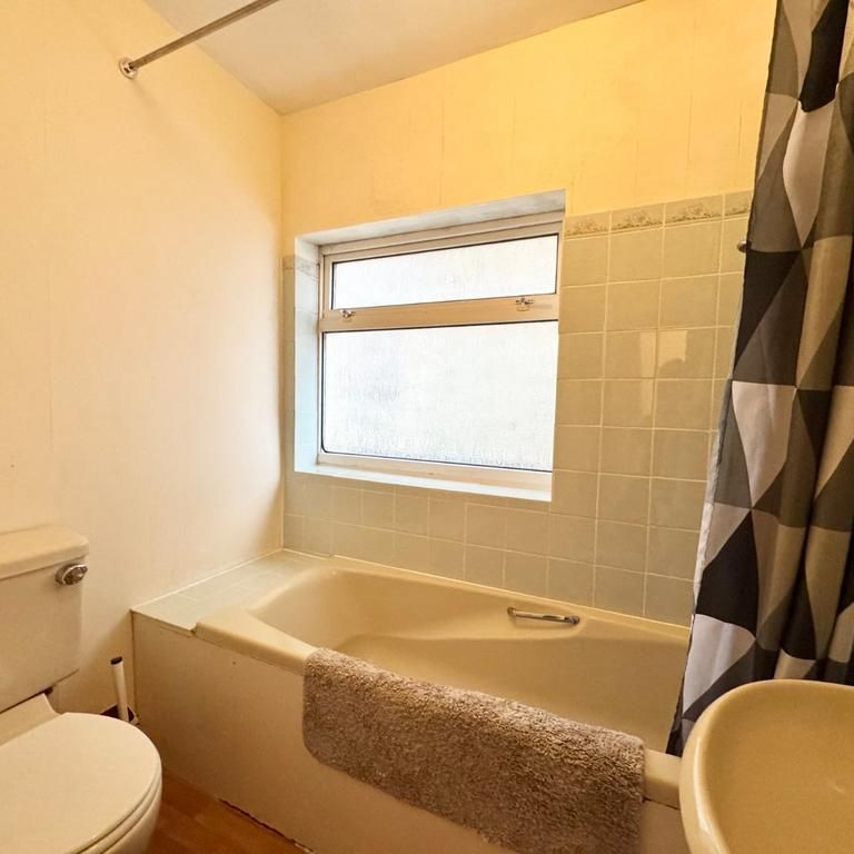 2 bedroom maisonette to rent - Photo 1