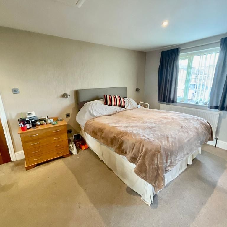 4 bedroom property to rent - Photo 1
