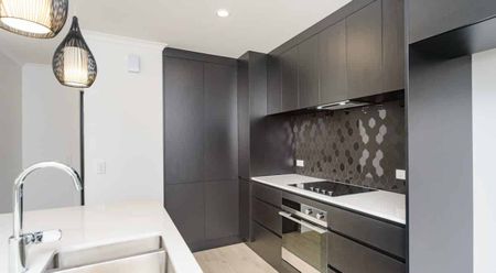 Feilding - 3 Bedrooms - Photo 4