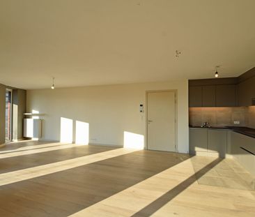 Zonnig gelijkvloers appartement te huur met centrale ligging! - Photo 2