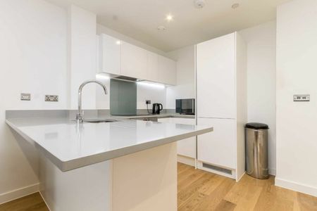 Rockingham Road, UB8, London - Photo 2