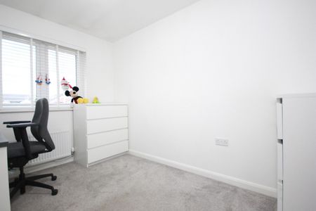 Baird Square, Livingston, EH53 - Photo 4