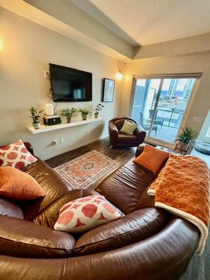 Sole on St. Paul – Great Location - Photo 1