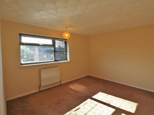 Terraced House to rent on - Photo 1