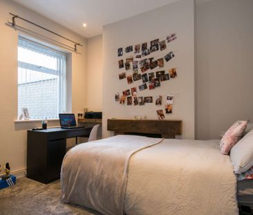 Yet another John Winter house redefining student living in Cardiff. - Photo 4