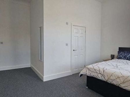 Lovely 6 Bed House In Wallasey - All En Suites! Room 6 (Double En-Suite) - Photo 2