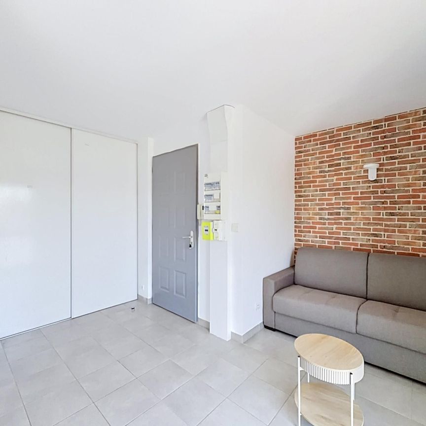 Location Appartement 1 pièce 23m² ST JULIEN LES VILLAS 10800 - Photo 1
