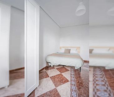 Room for rent in great apartment located in Madrid - Photo 2