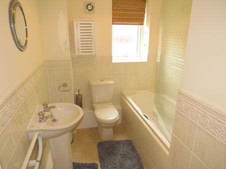 Lakeside Boulevard, Doncaster - Photo 5