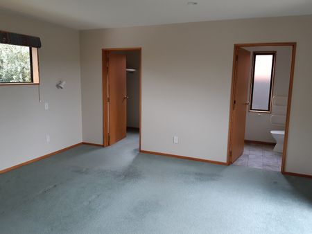 Fantastic Property & Location - Photo 4