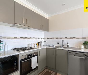 Stylish Three-Bedroom Home in Prime Casey Location - Photo 4