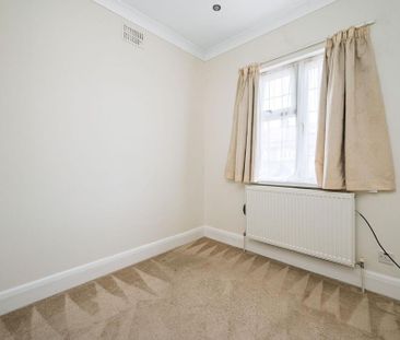 4 bedroom semi-detached house to rent - Photo 6