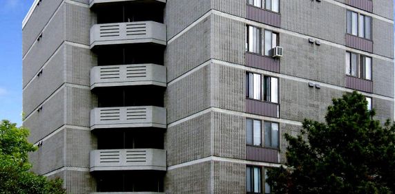 Presland Towers - Photo 2