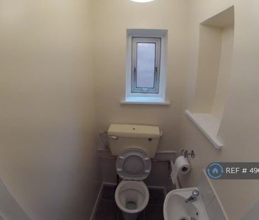 Room in a Shared House, Osbourne Road, SO17 - Photo 6