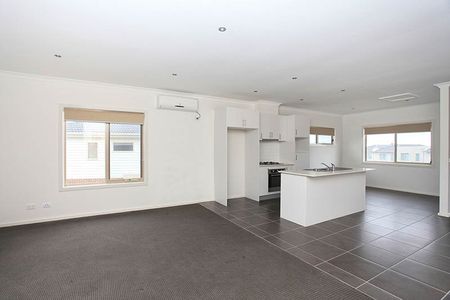 6/29 Ardsley Circuit, Craigieburn VIC 3064 - Photo 4