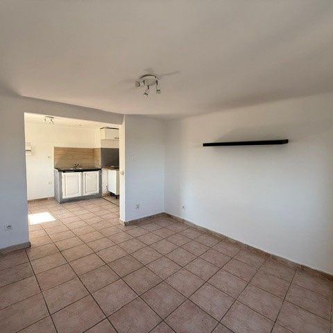 Location Appartement 2 pièces 36m² HYERES 83400 - Photo 1