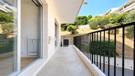 Location Appartement 3 pièces 68m² CANNES 06400 - Photo 5