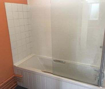 Room in a Shared House, Demesne Road, M16 - Photo 2