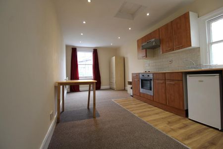 Studio to rent - Photo 3