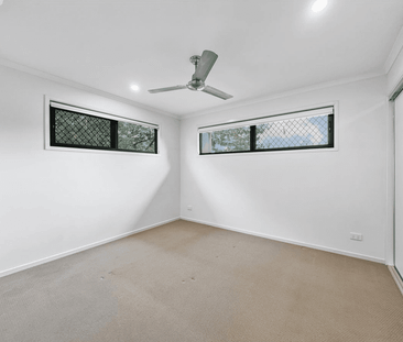 Modern Townhouse Living in Peaceful Everton Park - Photo 6