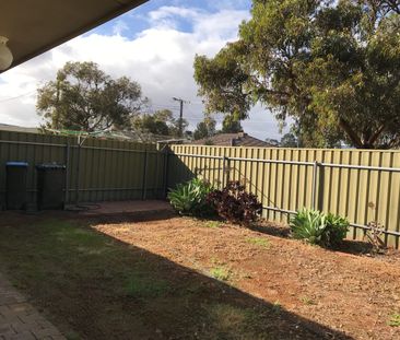 DELIGHTFUL 2 BEDROOM UNIT IN A QUIET GROUP! - Photo 6