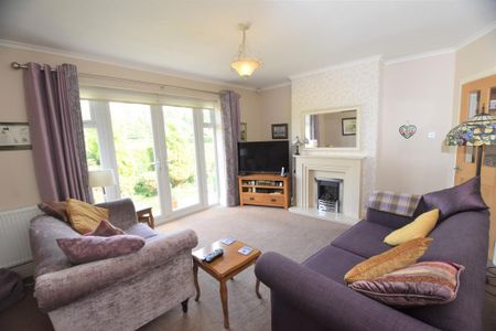 2 bedroom detached bungalow to rent - Photo 3