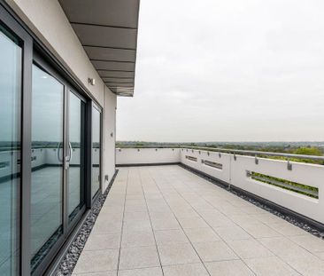 2 bedroom penthouse to rent - Photo 3