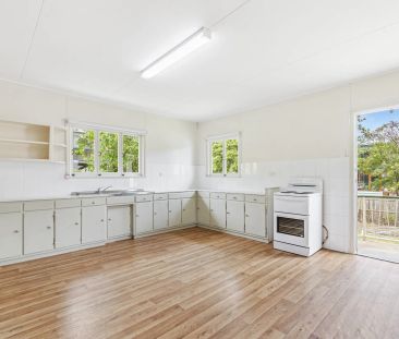 Spacious House Located on Quiet Greens Road - Photo 5