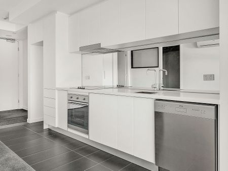 Spacious, low maintenance living - Photo 4