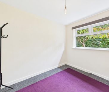 4 bedroom end of terrace house to rent - Photo 4