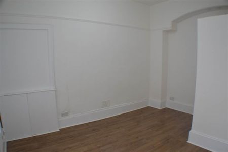 Flat 1 96 Fitzroy Avenue, Queens Quarter, Belfast, BT7 1HX - Photo 3