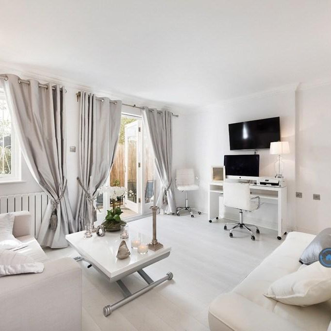 2 bedroom terraced house to rent - Photo 1