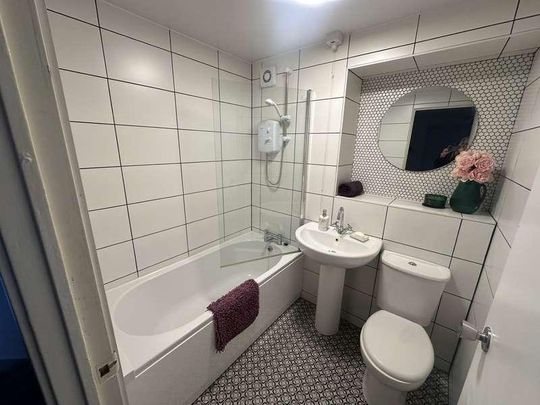 Elmvale Row, Glasgow, G21 - Photo 1