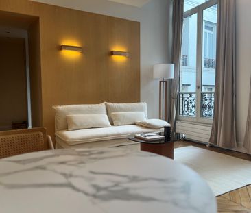 Appartement • Paris 8ème - Photo 6