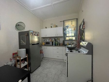 Nice and large ground floor flat - Photo 5