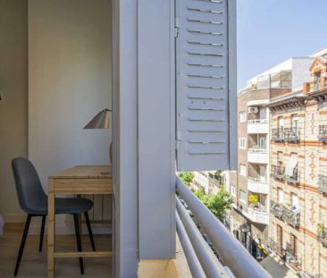 Room in a shared 4-bedroom apartment for rent in Trafalgar, Madrid. - Foto 1
