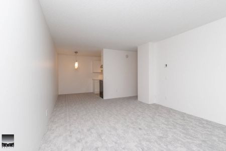 305-2016 Fullerton Avenue, North Vancouver - Photo 3