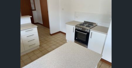 NEW KITCHEN - WALK TO SHOPS & BUS - Photo 4