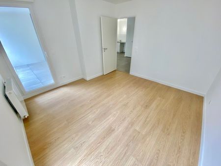 Location Appartement 2 pièces 43m² LYON 3ème - Photo 2