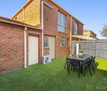 Noble Park - Photo 1