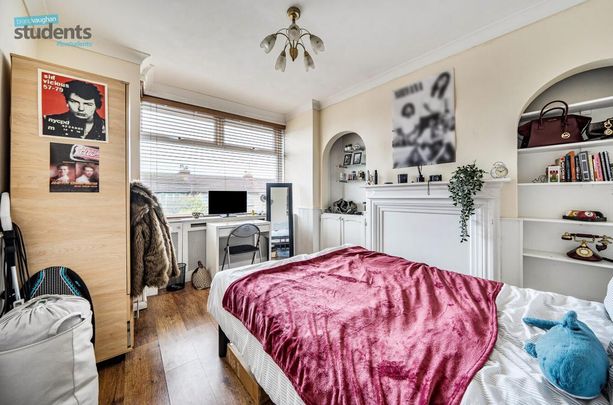 4 bedroom terraced house to rent - Photo 1