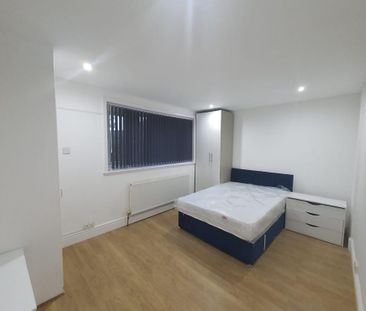 2 bedroom maisonette to rent - Photo 2