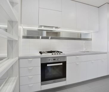 3610/500 Elizabeth Street, Melbourne - Photo 3