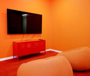 8 Bedroom Apartment - Photo 1