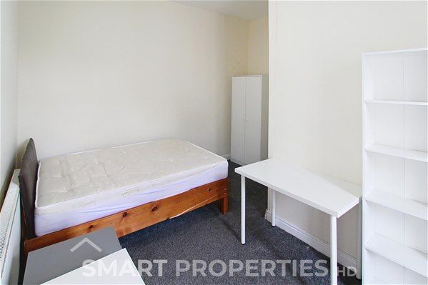 Newsome Road, Huddersfield - Photo 1